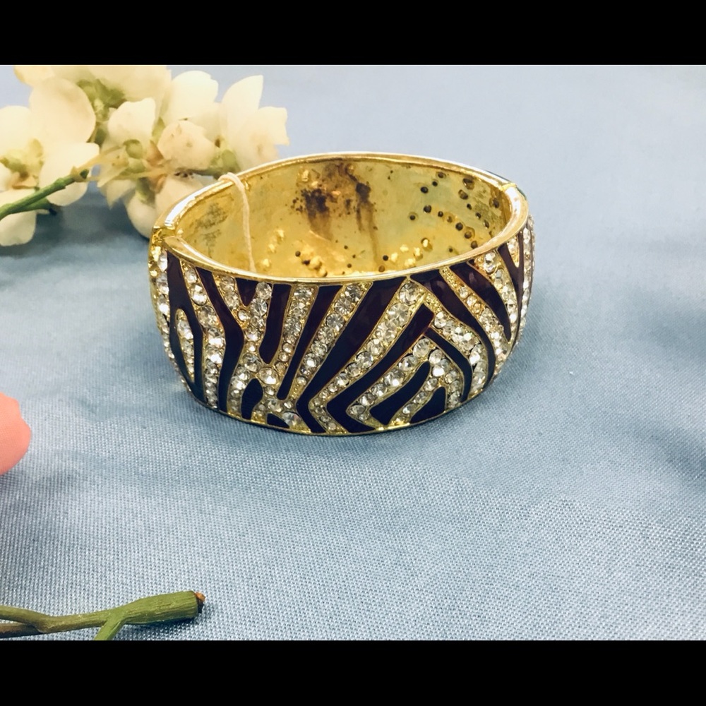 Toi Cuff Bracelet Leopard design with rhinestones